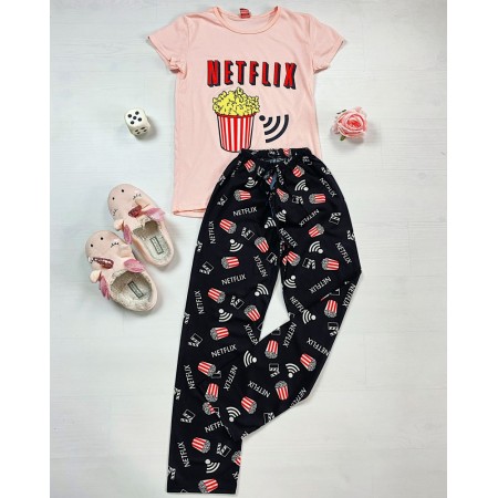 Pijama dama ieftina primavara-vara cu tricou roz pal si pantaloni lungi negri cu imprimeu NX Wifi